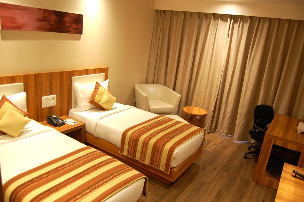 Hotel Le Roi Raipur At Raipur Railway Station Room photo
