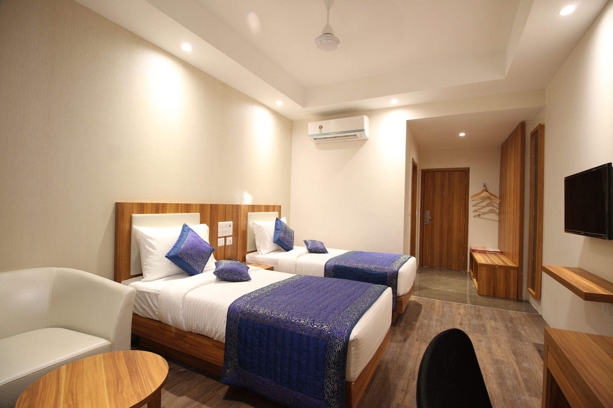 Hotel Le Roi Raipur At Raipur Railway Station Exterior photo